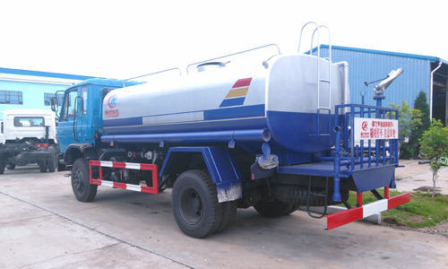 東風(fēng)12噸灑水車(chē)圖片