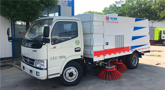 東風小多利卡掃路車︱5噸掃路車圖片