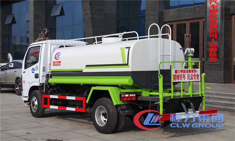 東風(fēng)多利卡灑水車(chē)︱5噸灑水車(chē)圖片