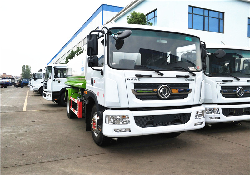 東風D9多利卡灑水車︱12噸灑水車圖片