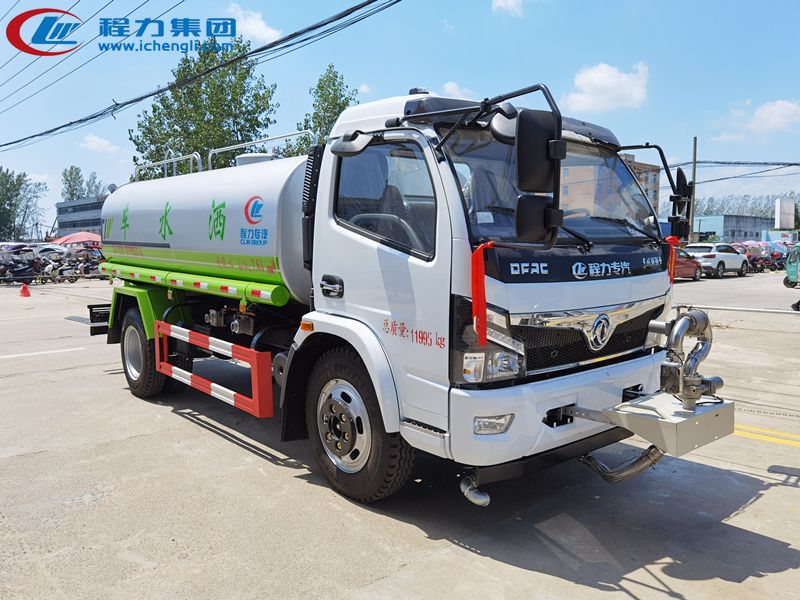 廣西客戶訂購東風9.3噸灑水車發車了