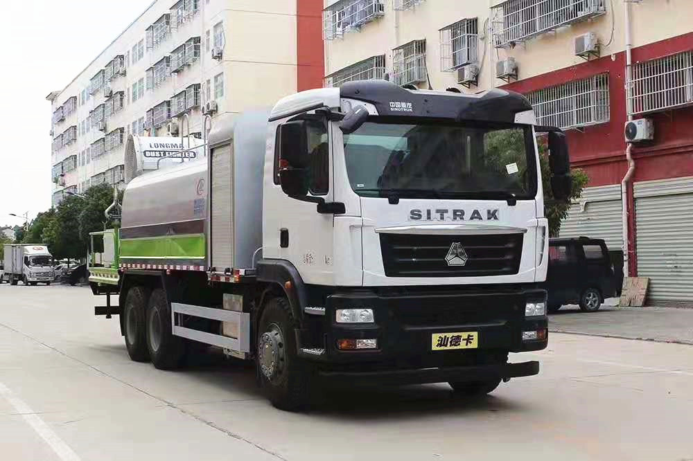 重汽后八輪汕德卡抑塵車(60-120米)