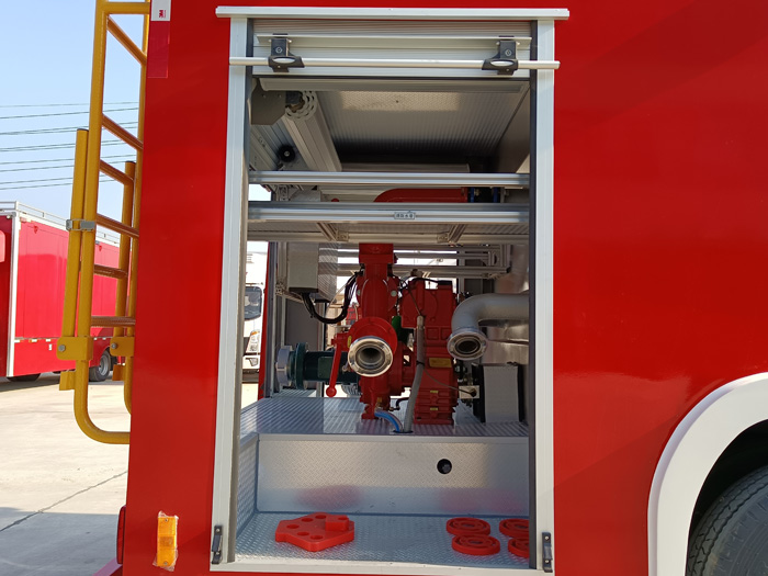 5噸消防灑水車_物業(yè)工廠小區(qū)消防車_2.5-5噸泡沫消防車現(xiàn)車報(bào)價(jià)