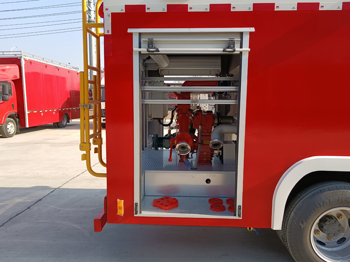 5噸消防灑水車多少錢_糧庫重點防火單位消防車_1.5-3.5噸水罐消防車現車價格