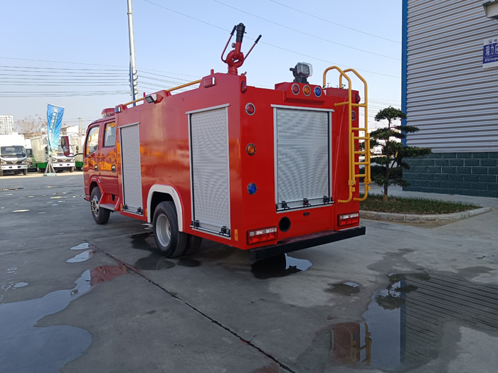 5噸消防灑水車廠家_村鎮鄉鎮森林消防車_1.5-3.5噸水罐消防車現車價格