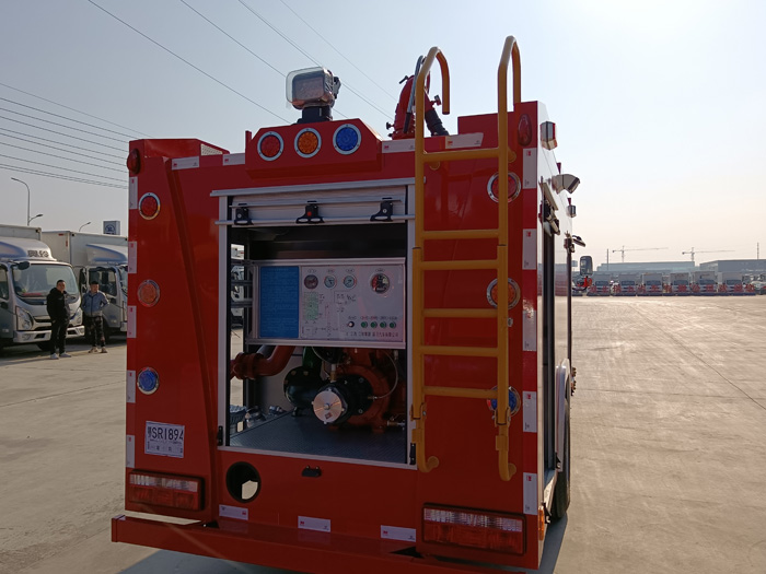 5噸消防灑水車價格_糧庫重點防火單位消防車_1.5-3.5噸水罐消防車現(xiàn)車價格